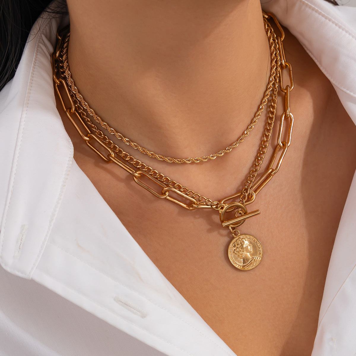 Vintage Ins Portrait Pendant Necklace Suit
