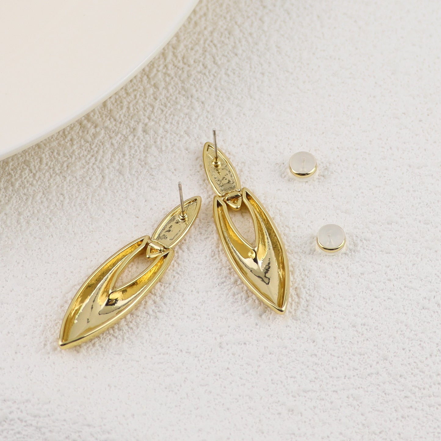 Retro Hong Kong Style Temperament Earrings Cold Style Simple Earrings