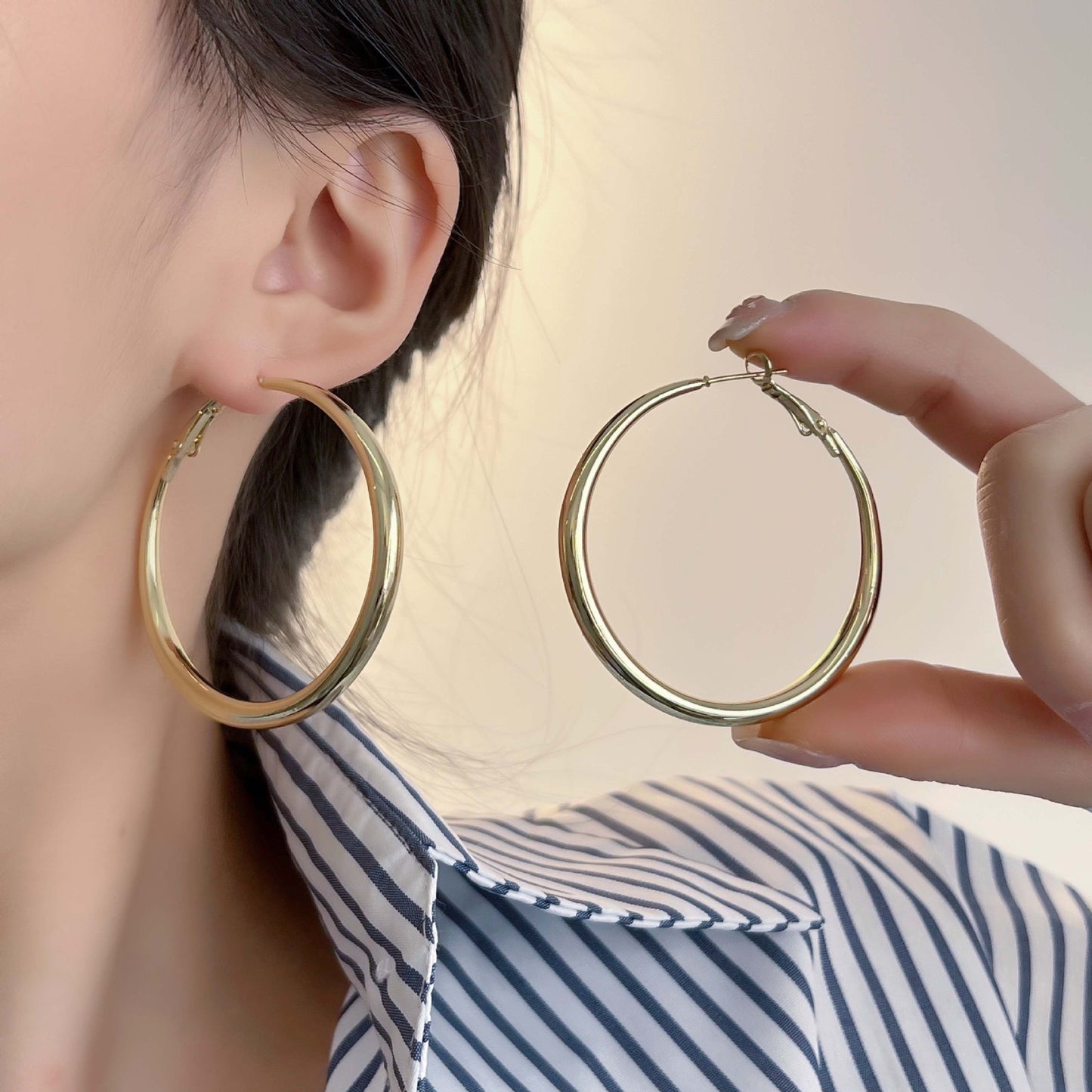 Simple Exaggerated Temperamental Big Circle Earrings Women