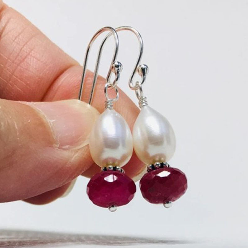 Graceful And Fashionable Drop-shaped Natural Pearl Earrings