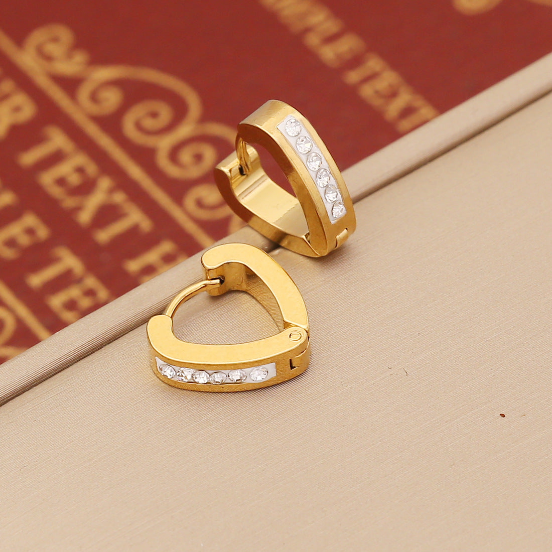 Fashion Stainless Steel Earrings Temperament And Fully-jewelled Heart-shaped Earrings