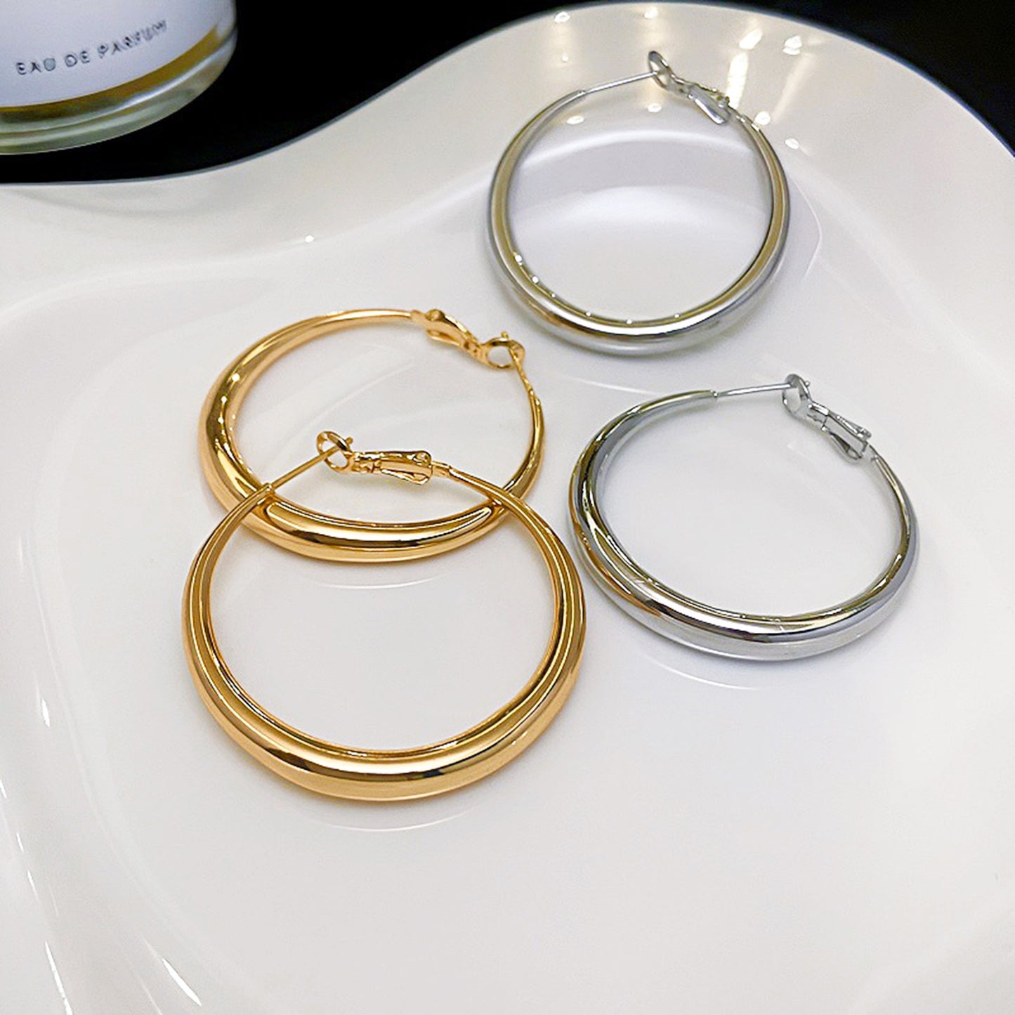 Simple Exaggerated Temperamental Big Circle Earrings Women