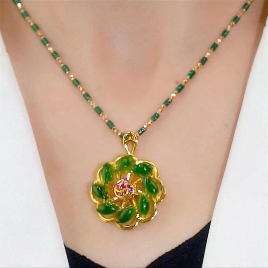 Lucky Flower Pendant Necklace For Women